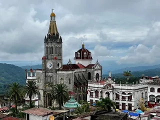 Iglesia y paisaje de Cuetzalan, Puebla
