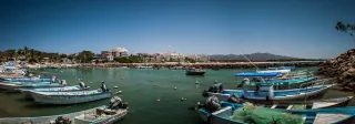 Embarcaciones junto a la costa de Punta Mita
